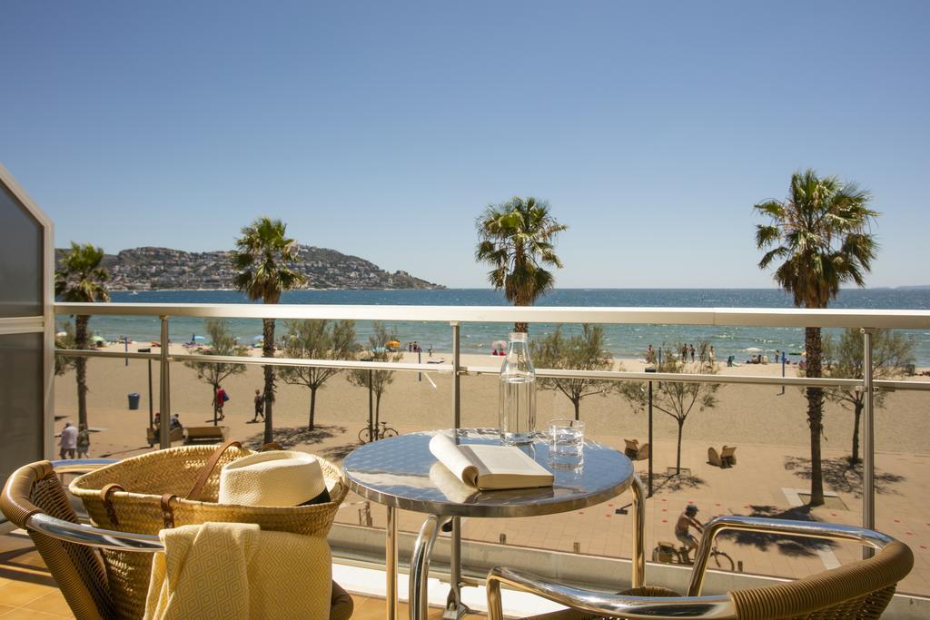 Hotel Monterrey Roses By Pierre & Vacances Exterior photo